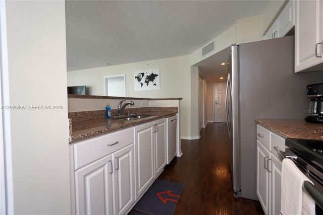 1155 Brickell Bay Dr 3301, Miami, FL 33131