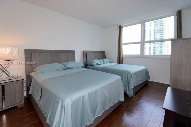 1155 Brickell Bay Dr 3301, Miami, FL 33131
