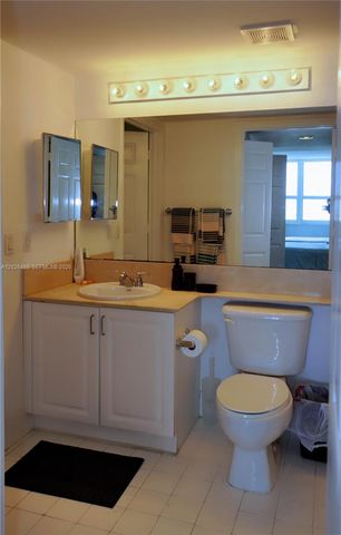 1155 Brickell Bay Dr 3301, Miami, FL 33131