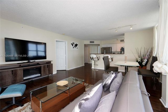 1155 Brickell Bay Dr 3301, Miami, FL 33131