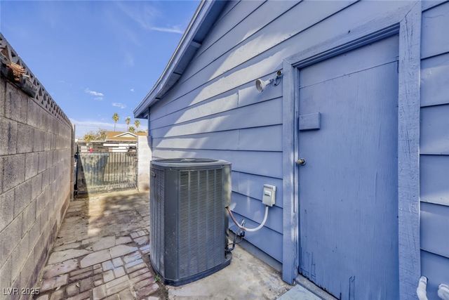 3905 Centura Avenue, Las Vegas, NV 89110