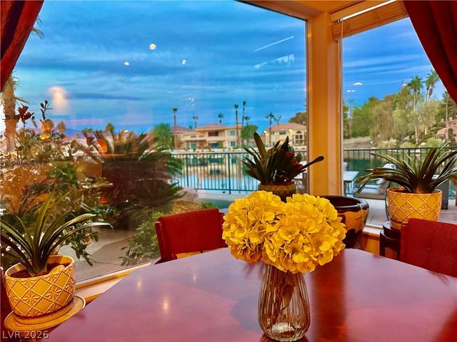 8101 Moonstone Circle, Las Vegas, NV 89128