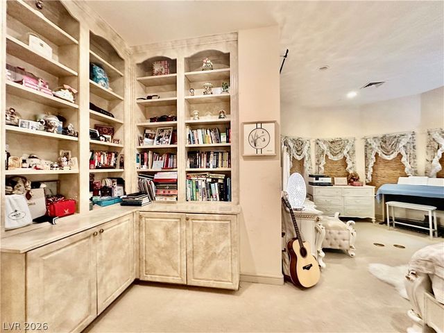 8101 Moonstone Circle, Las Vegas, NV 89128