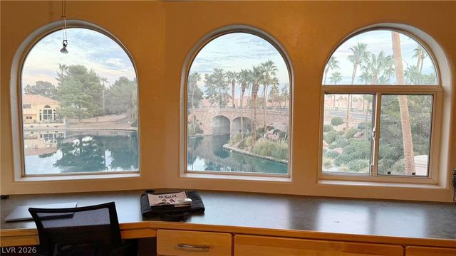 8101 Moonstone Circle, Las Vegas, NV 89128