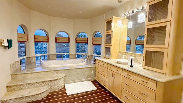 8101 Moonstone Circle, Las Vegas, NV 89128