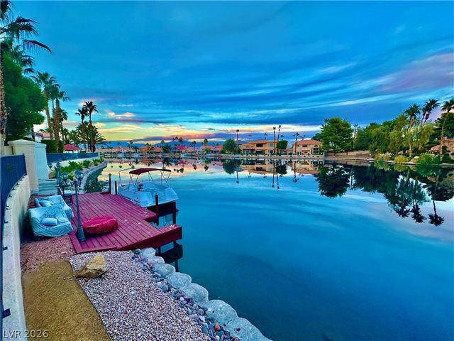 8101 Moonstone Circle, Las Vegas, NV 89128