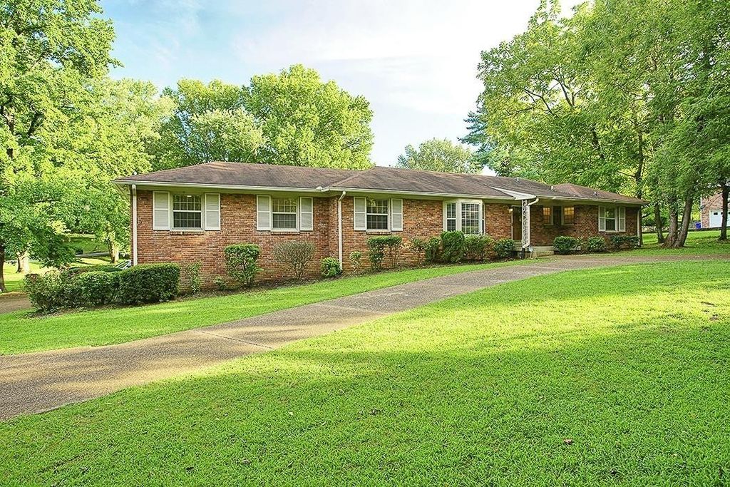 713 Farrell Rd, Nashville, TN 37220