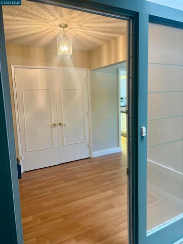 1224 Rockledge Ln 6, Walnut Creek, CA 94595