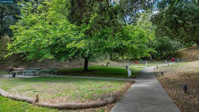 1224 Rockledge Ln 6, Walnut Creek, CA 94595