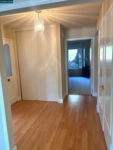 1224 Rockledge Ln 6, Walnut Creek, CA 94595