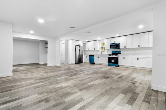 18186 FERRY AVENUE, Brooksville, FL 34604