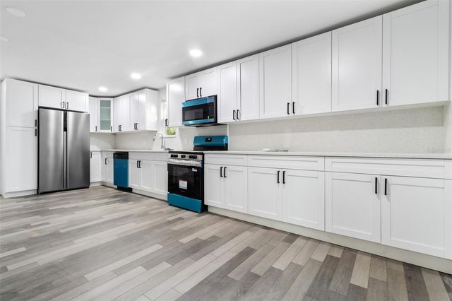 18186 FERRY AVENUE, Brooksville, FL 34604