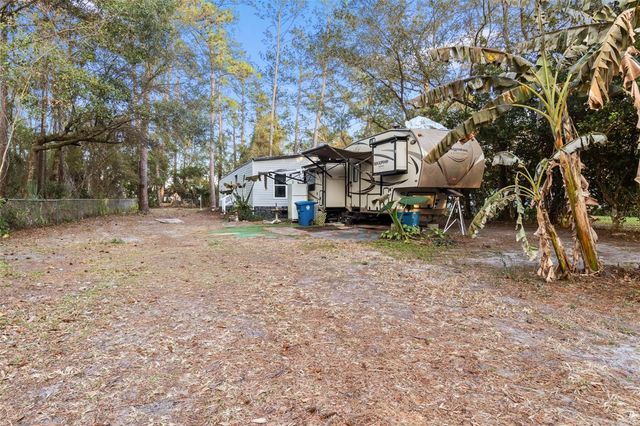 18186 FERRY AVENUE, Brooksville, FL 34604