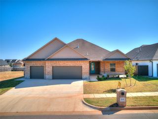 308 Bray Lane, Yukon, OK 73099