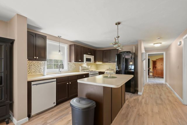 11 Mya's Court, Wareham, MA 02571