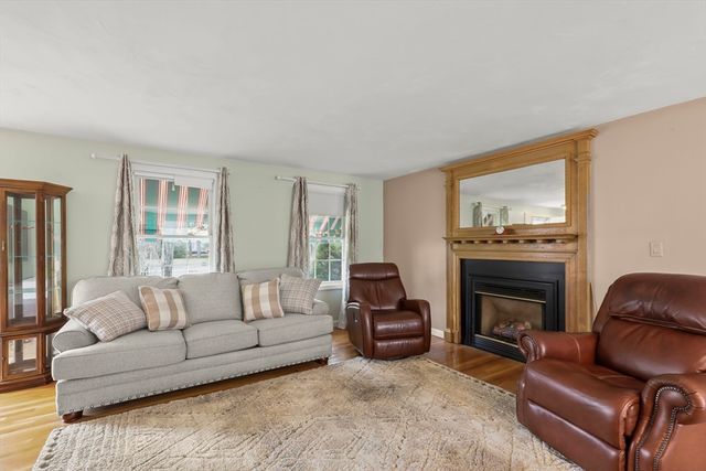 11 Mya's Court, Wareham, MA 02571