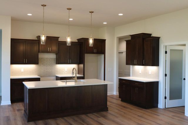 W214N4946 Casey COURT, Menomonee Falls, WI 53051