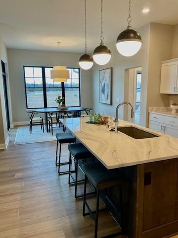 W214N4946 Casey COURT, Menomonee Falls, WI 53051