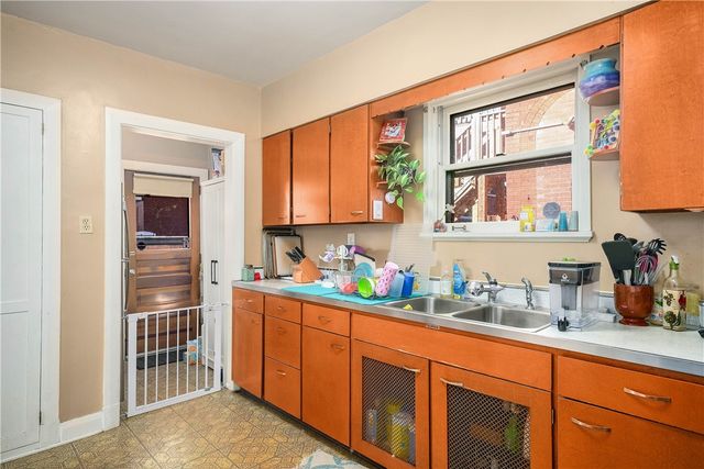 853 Collins St, Highland Park, PA 15206