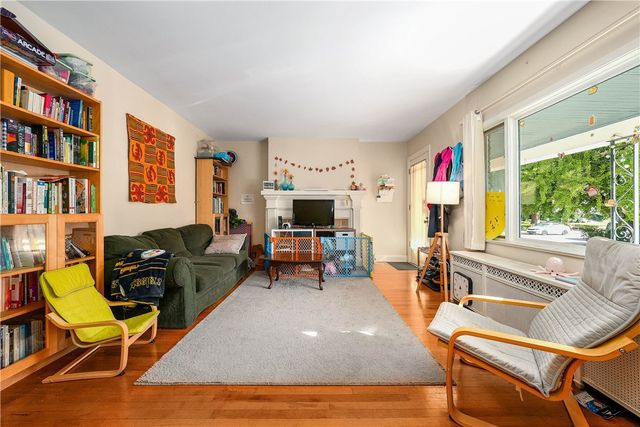 853 Collins St, Highland Park, PA 15206