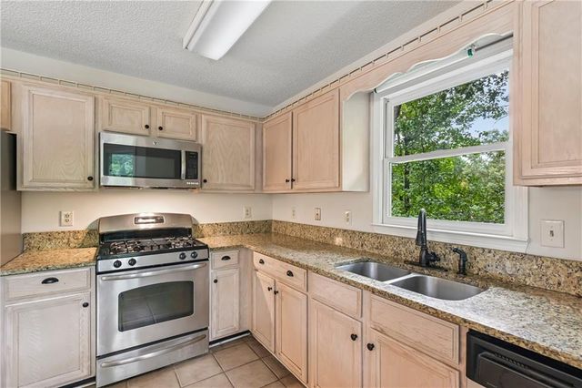 18 Misty Ridge Place, Hiram, GA 30141