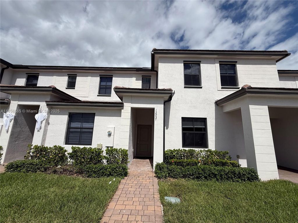 12957 SW 233rd Ter, Homestead, FL 33032