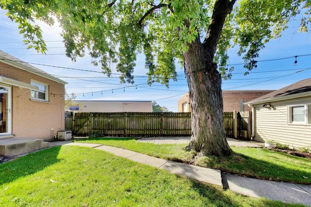 3848 Raymond Avenue, Brookfield, IL 60513