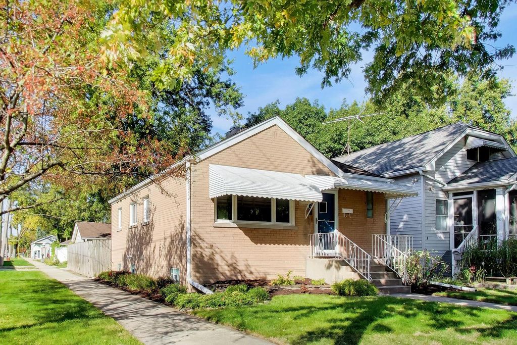 3848 Raymond Avenue, Brookfield, IL 60513