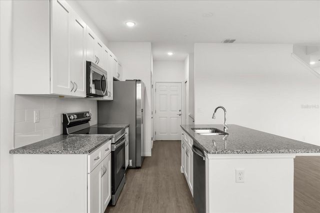 925 LAKEFRONT VILLAGE DRIVE, Clermont, FL 34711