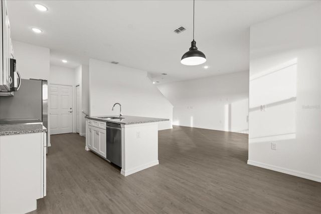 925 LAKEFRONT VILLAGE DRIVE, Clermont, FL 34711