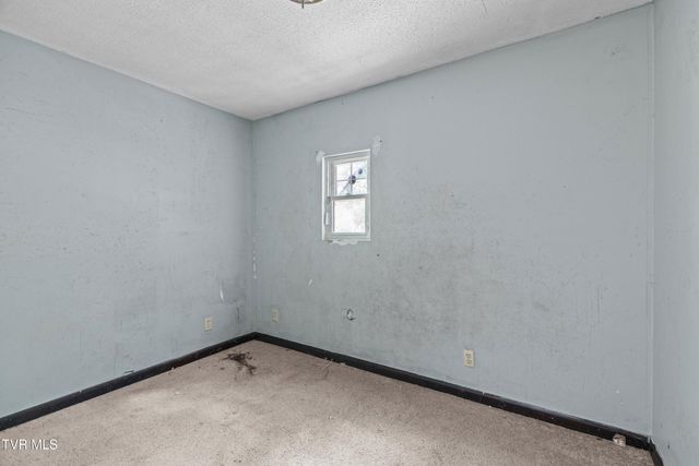 285 Vanover Lane, Jacksboro, TN 37757