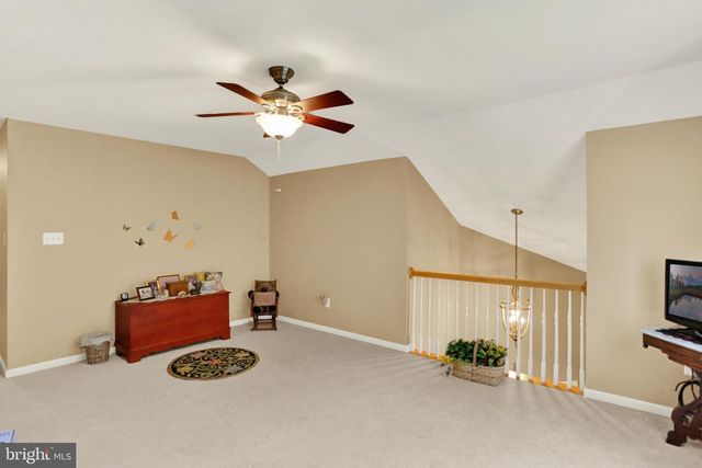 2 TURNING LEAF WAY, Reading, PA 19605