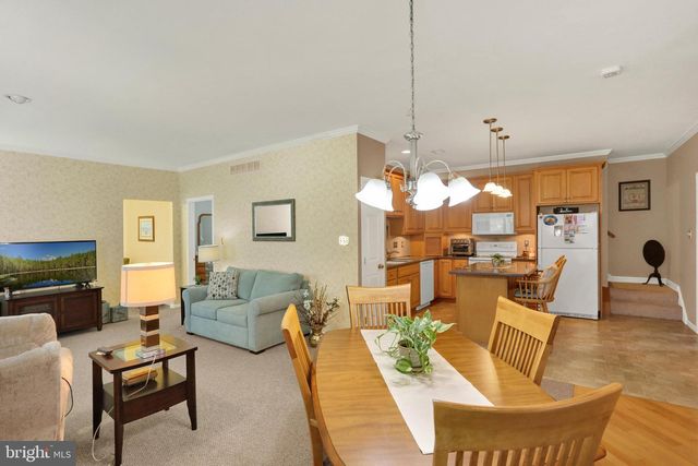 2 TURNING LEAF WAY, Reading, PA 19605