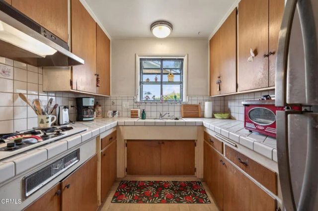 3638 S B Street, Oxnard, CA 93033