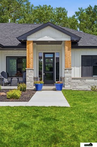 1164 Tuscan Trail, Hickman, NE 68372
