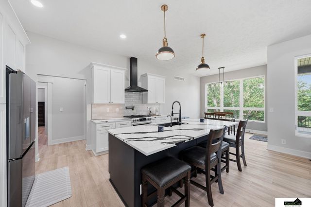 1164 Tuscan Trail, Hickman, NE 68372