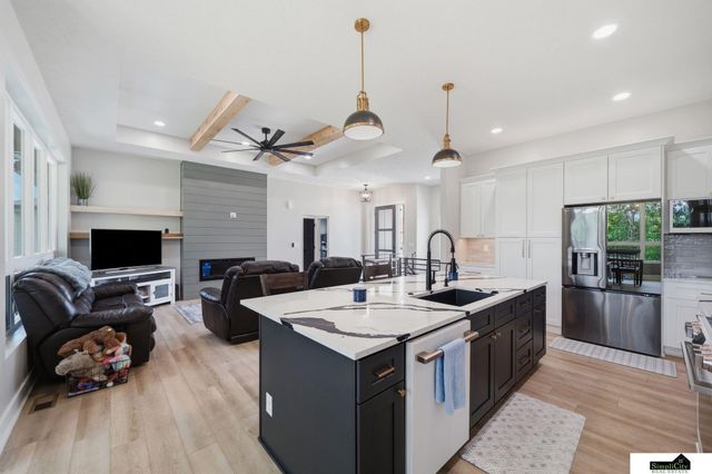 1164 Tuscan Trail, Hickman, NE 68372