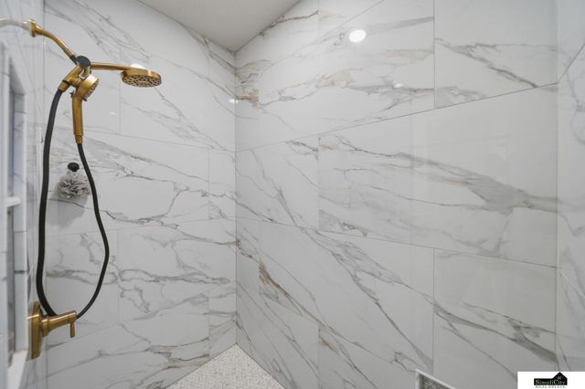 1164 Tuscan Trail, Hickman, NE 68372