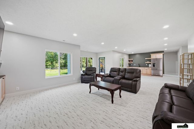 1164 Tuscan Trail, Hickman, NE 68372