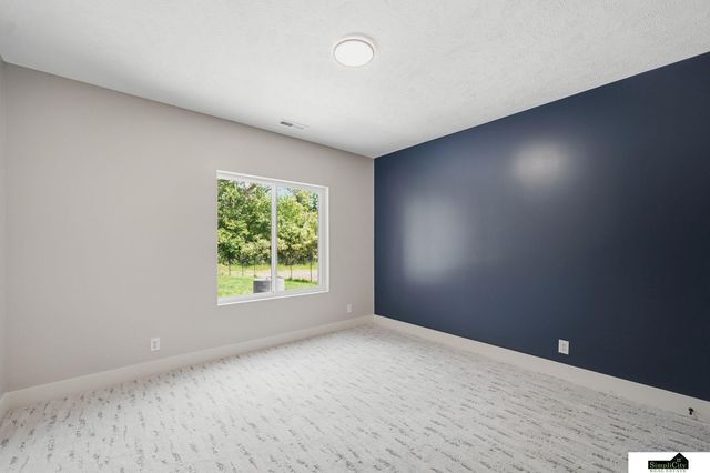 1164 Tuscan Trail, Hickman, NE 68372