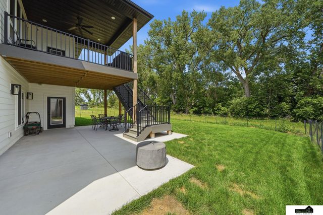 1164 Tuscan Trail, Hickman, NE 68372