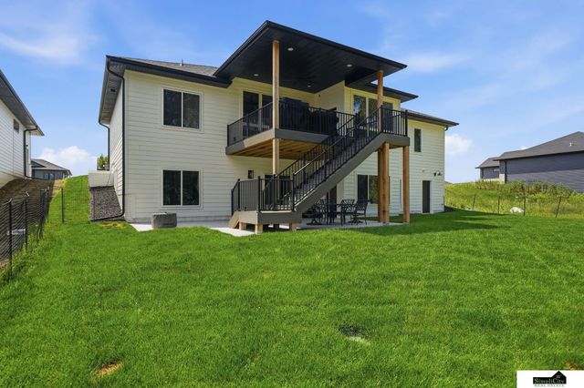 1164 Tuscan Trail, Hickman, NE 68372