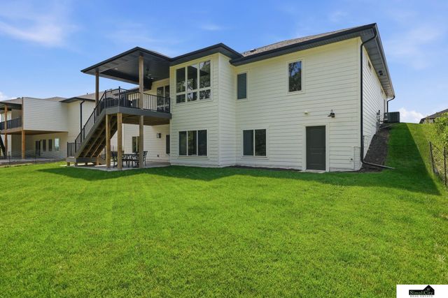 1164 Tuscan Trail, Hickman, NE 68372