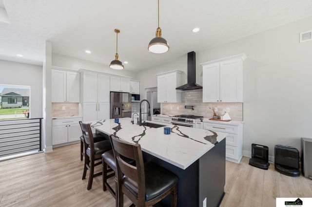 1164 Tuscan Trail, Hickman, NE 68372