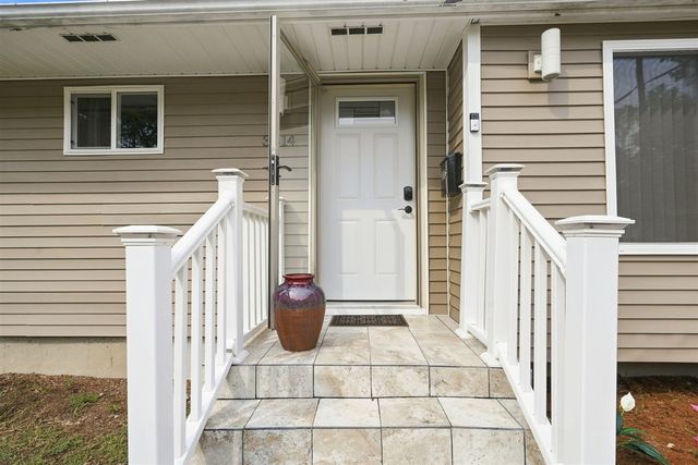 3814 Cherokee Avenue, Flint, MI 48507