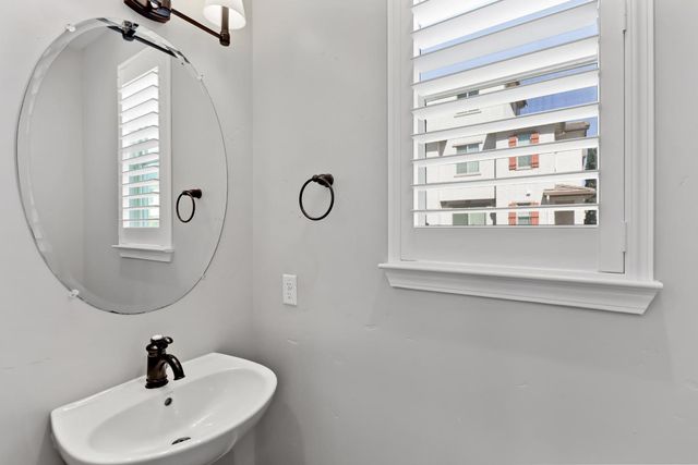 2500 Villa Terrace Ln, Sacramento, CA 95825