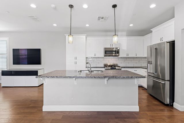 2500 Villa Terrace Ln, Sacramento, CA 95825