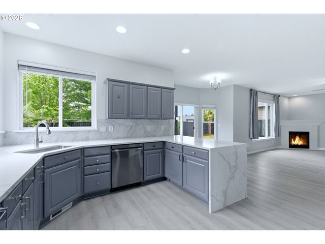 359 Nw EAGLE FEATHER St, Salem, OR 97304