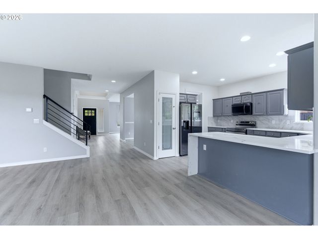 359 Nw EAGLE FEATHER St, Salem, OR 97304