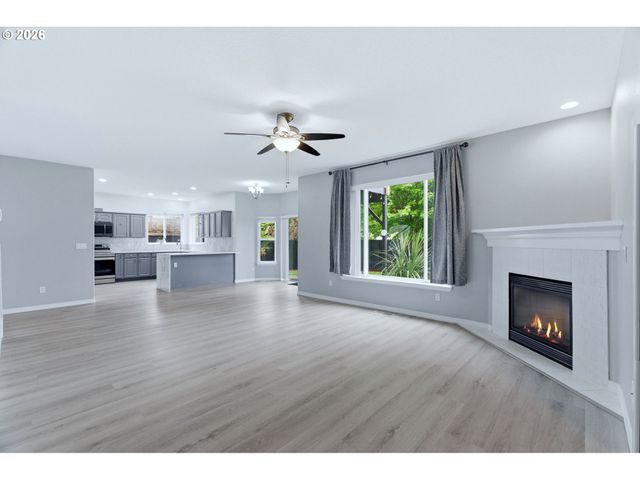 359 Nw EAGLE FEATHER St, Salem, OR 97304